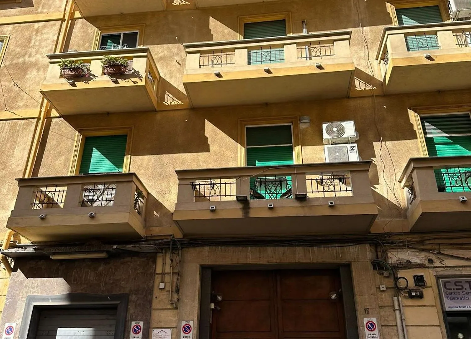 Bed & Breakfast Otis Rooms Naples Italy
